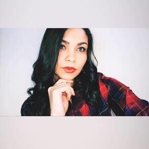 Meet your Posher, Yesenia